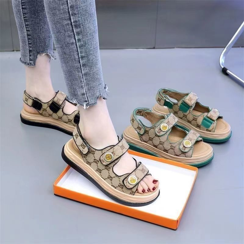 free shipping designer sandals for women 2025 Summer New Flat bottomed Fashion Versatile Sports Non slip Beach Sandals Size 35-40 for daily wear