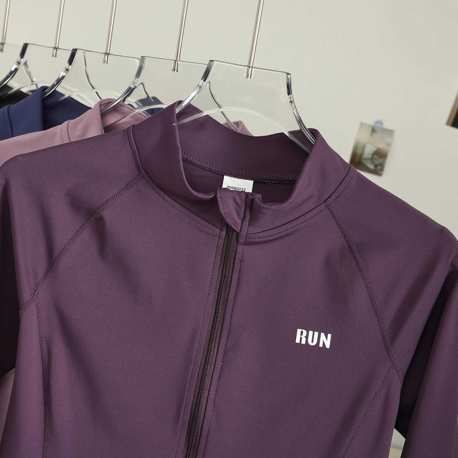 PHIGEER Womens yoga top for autumn and winter slim-fit long-sLEeved pilates training fitnESS shirt running and fitnESS J251112