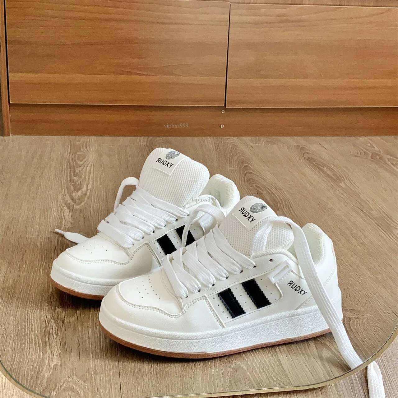 New Free Shipping Designer Shoes Niche Dopamine Couple Bread Ins Trend 2025 Summer New Student Breathable White Casual Board Shoes
