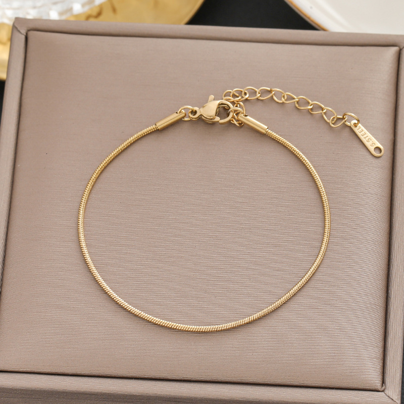 TB BHULAMTE Free Shipping New Designer Accessories Hundred Styles Bracelet 18k Gold Non-fading Titanium Steel Women Versatile Ins Personality Fashion 