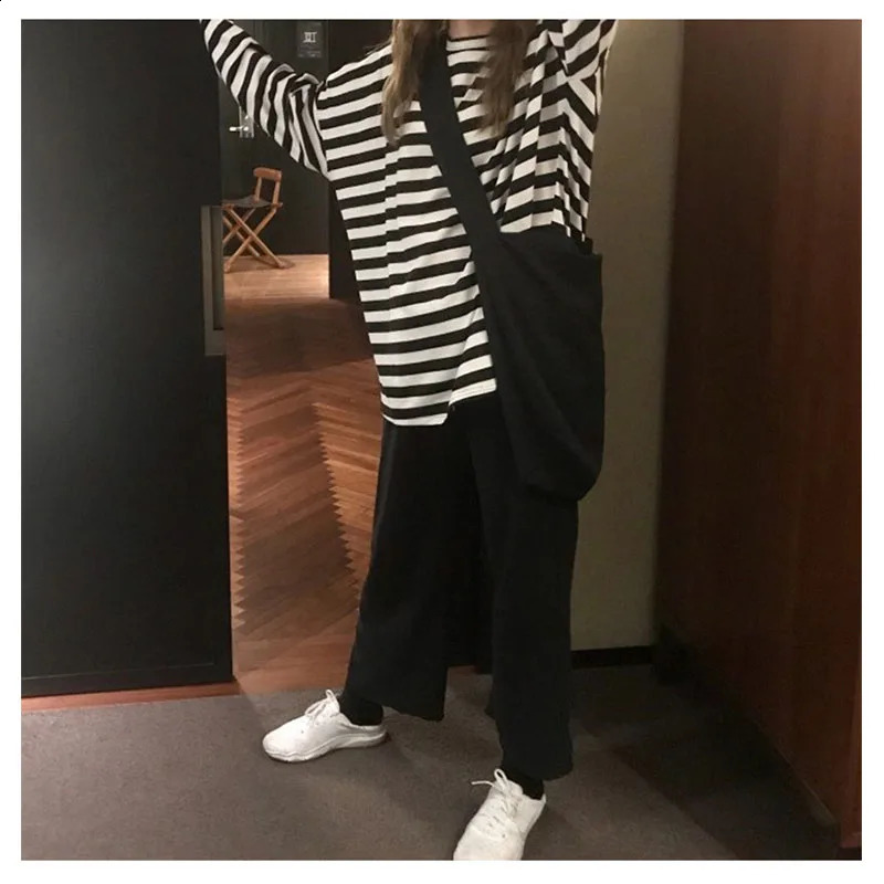 Spring and autumn womens harajuku striped Tshirt long sleeved Oneck ulzzang Korean casual black top 250407