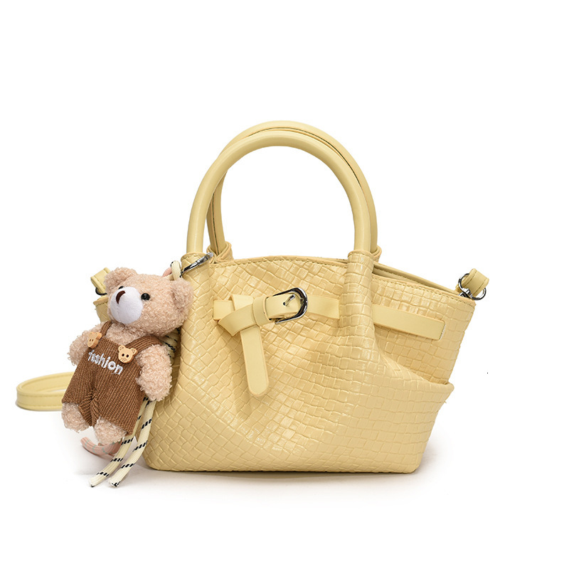 2025S Designer Women S Bag Simple And High End Handbag Wax Leather Large Capacity Crossbody Bag Women S New Fashionable Pleated Diamond Grid Tote Bag