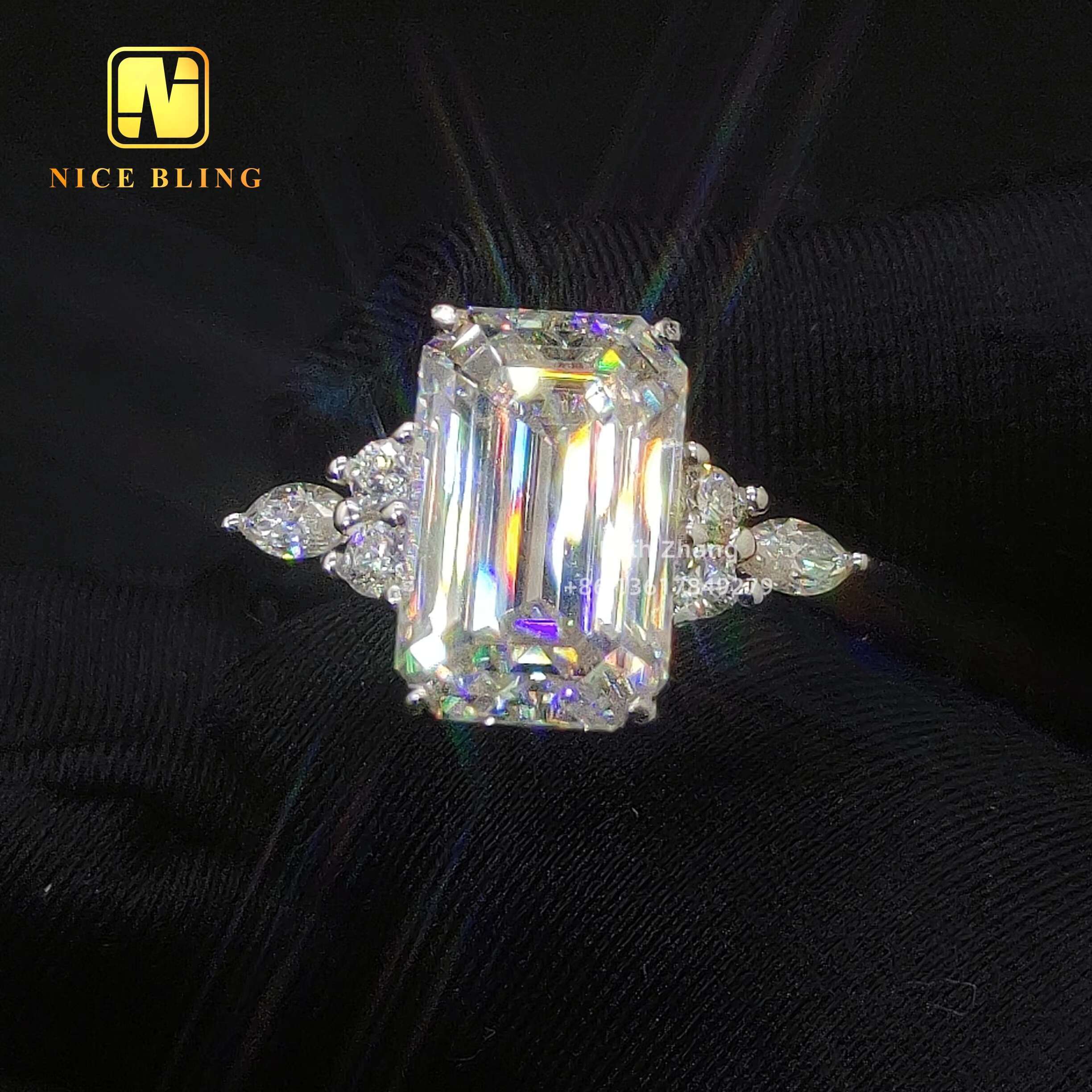 Wholesale Price Luxury Women Rings 925 Silver Jewelry Emerald Cut Moissanite Diamond Engagement Ring Trendy Wedding Ring