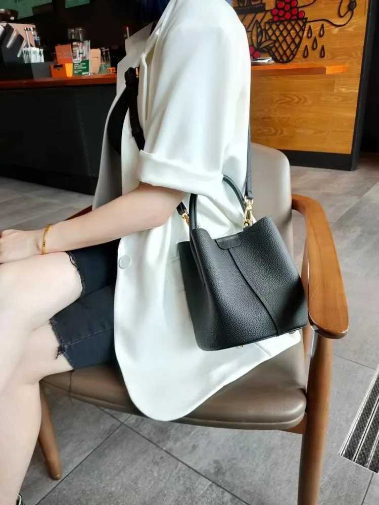 Ladies Fashion Totes Genuine Leather Single Crossbody Bags Women Soft Cowhide Shoulder Handbag Fashion Bucket Bag Messenger BagW251112
