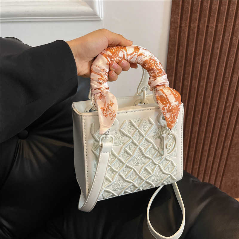 High end light luxury for women new crossbody versatile fashionable womens heavy embroidery handbag bigclothfgg22