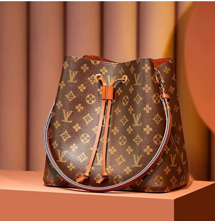 DesignerLuxury Pillow bag New Bucket BagTrunk chain tote EAST WEST leather Shoulder crossbody bags wallet Hobo purse lady messenger Satchels handbags totes