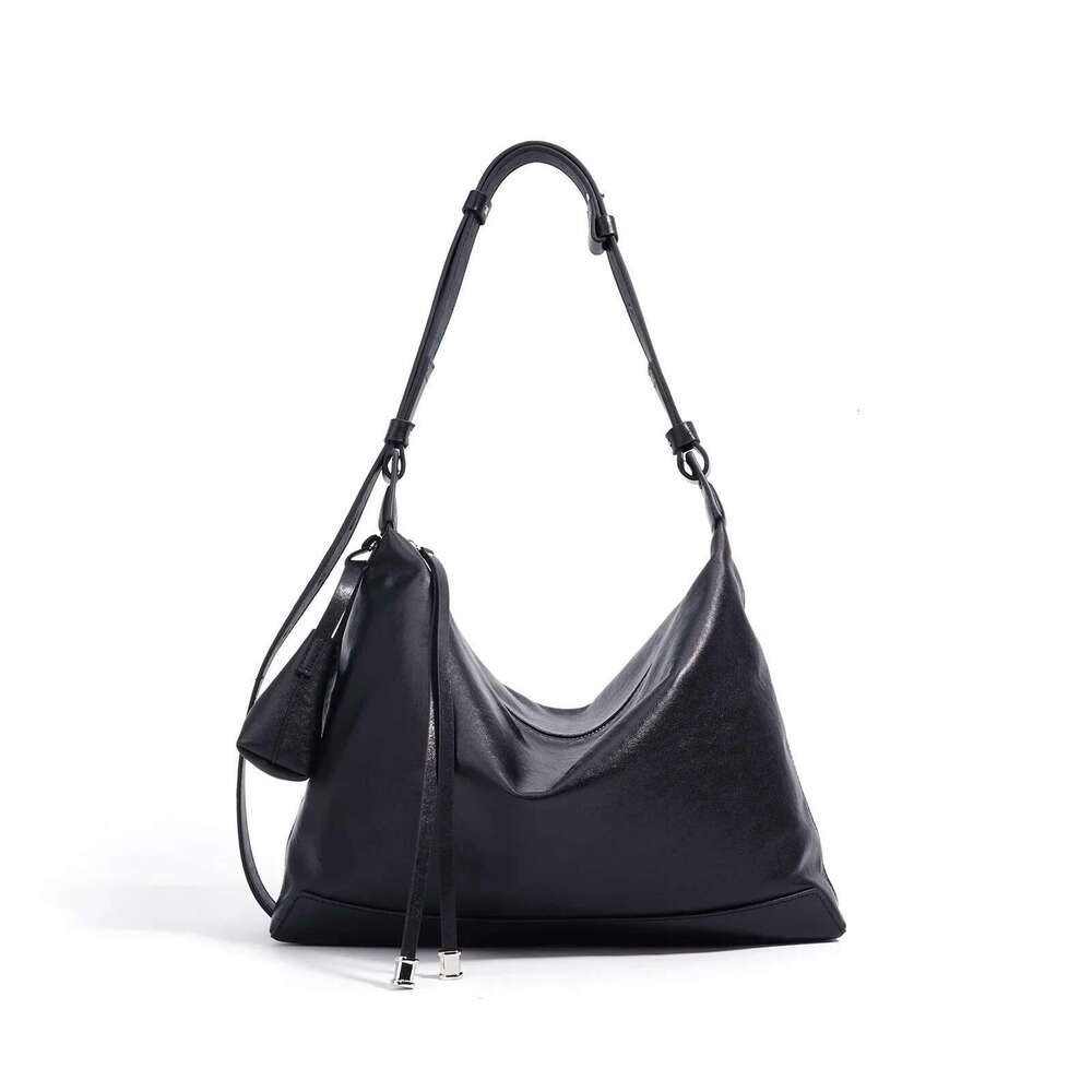 2025 Top Layer Plant-Tanned Cow Leather Shoulder Large Capacity Commuter Premium Stylish Armpit Designer Bag