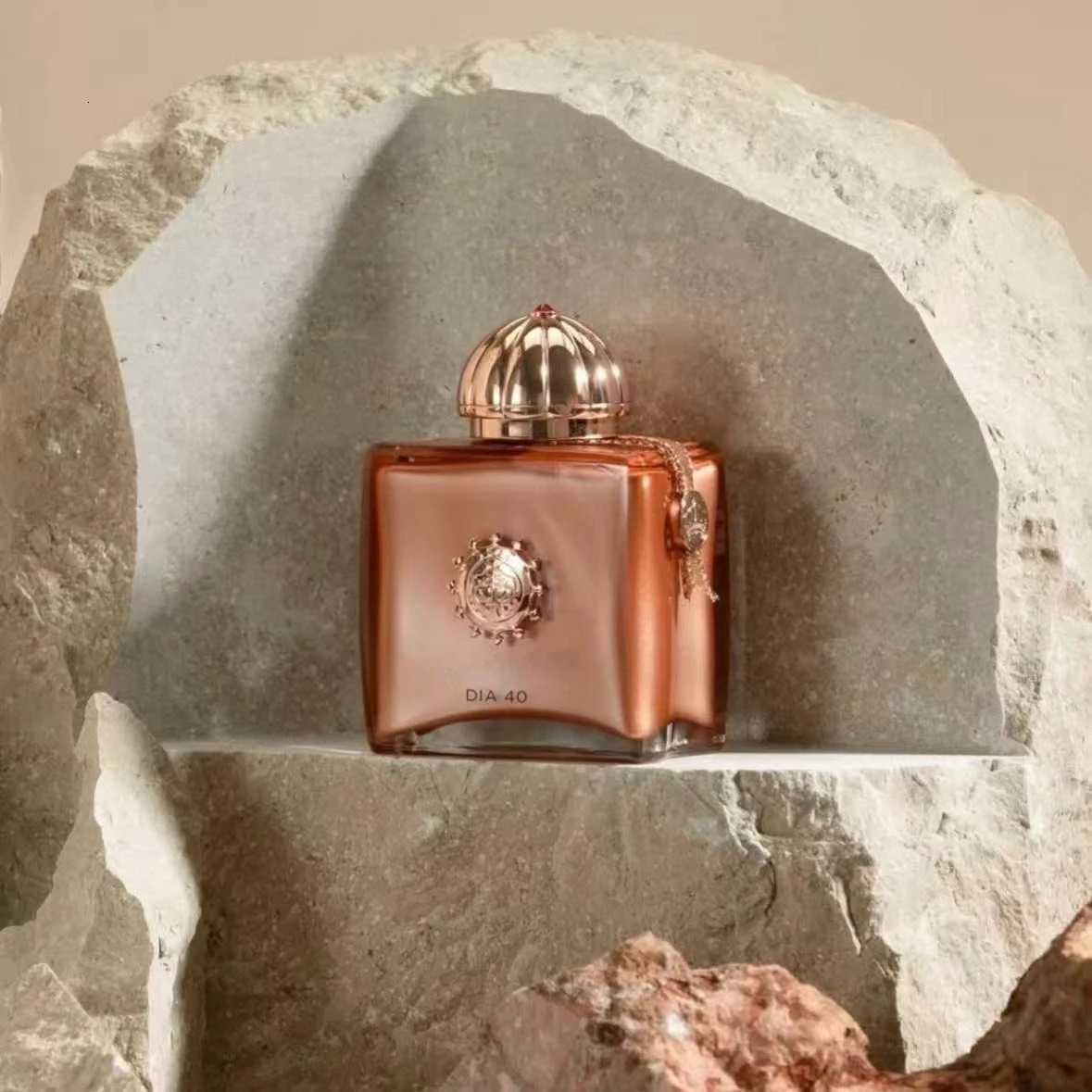 Long Lasting Fragrance 100ML High Quality Brand tone Rich and charming floral and fruity fragrance body spray for womenT251113