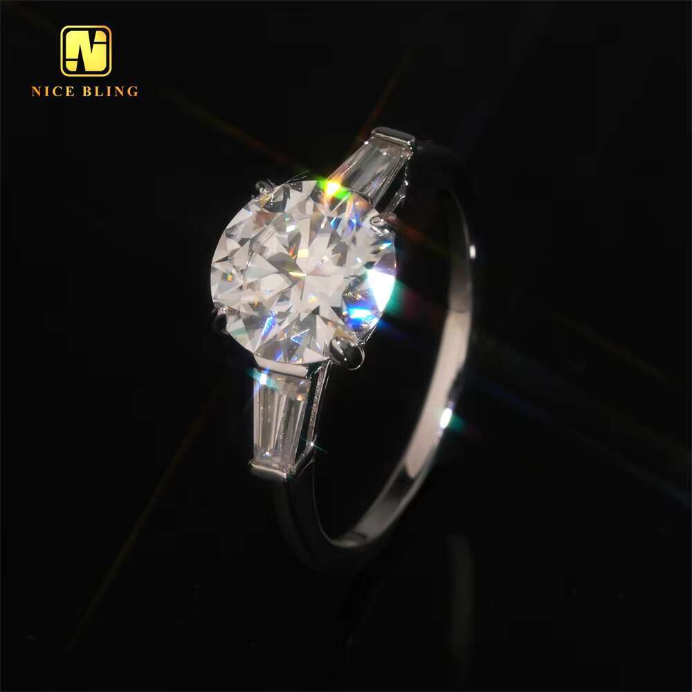 Trendy Jewelry Iced Out Diamond Wedding Rings Women 925 Silver 9mm Round Brilliant Cut Moissanite Engagement Ring for Women