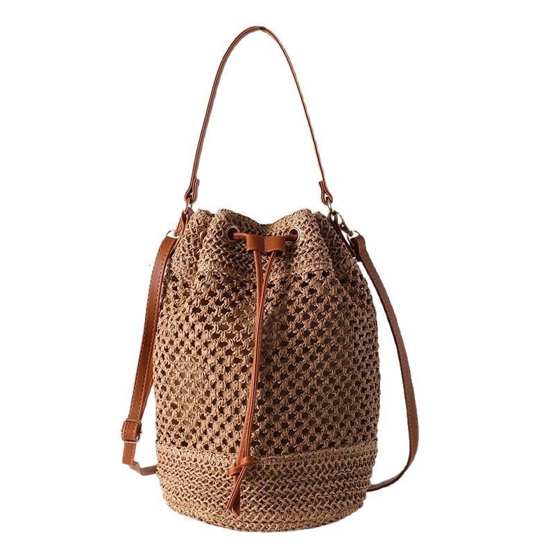 2025S Designer Women S Bag Weaving For Women New Fashion Bucket Summer Niche Versatile Grass Woven Bag Beach Shoulder Crossbody Bag