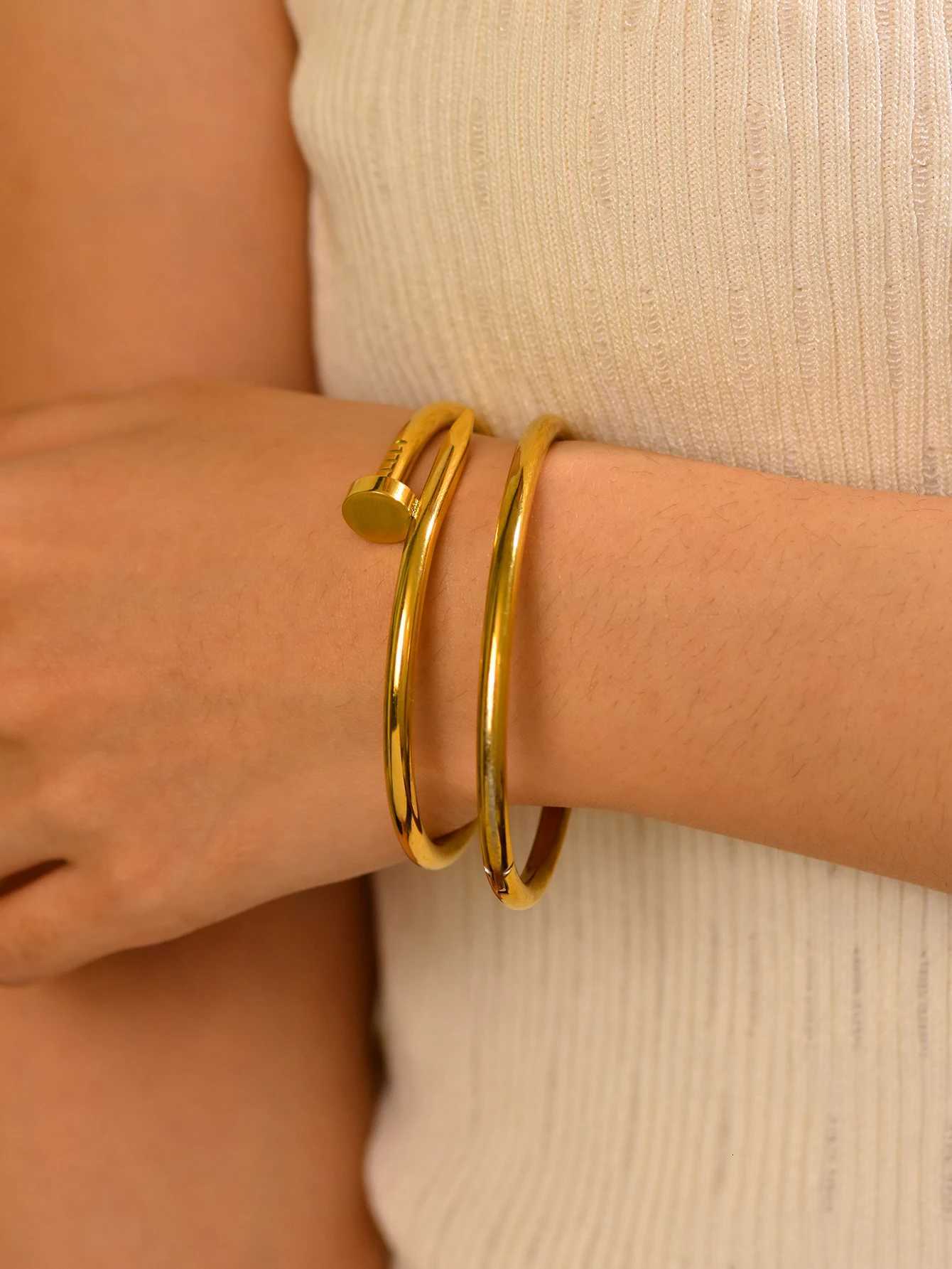 1pcs fashion nail bracelet stainless steel flowers hearts cones non-fading bracelet holiday gift spot can be wholesaleT251113