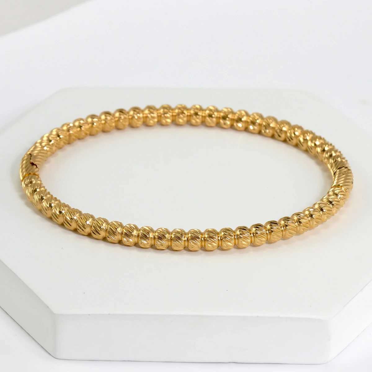 Fashionable 18K Gold Plated Stainless Steel Flower Bangle Bracelet For Women Party Wedding Jewelry GiftC250411