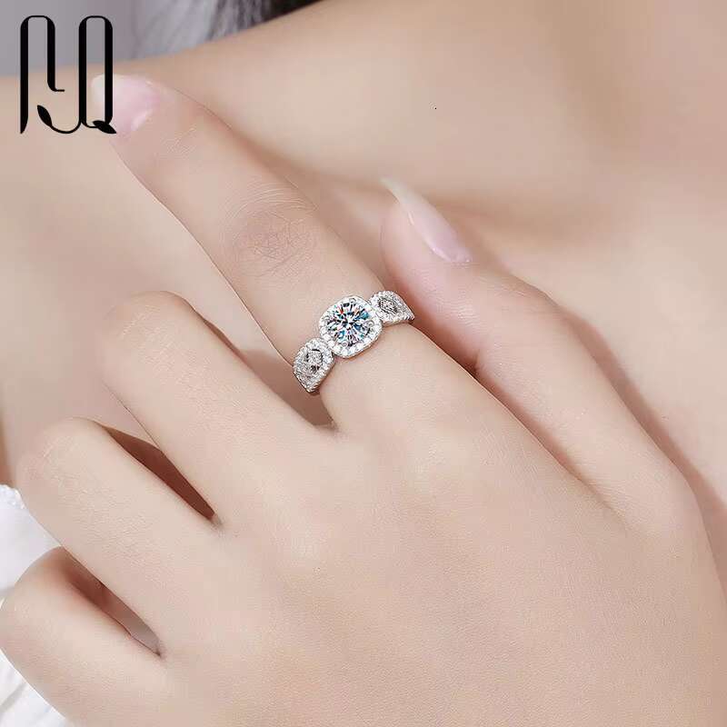 PYQ 1ct Luxurious 925 Sterling Silver Round Brilliant Cut Moissanite Ring Fine Fashion Accessory