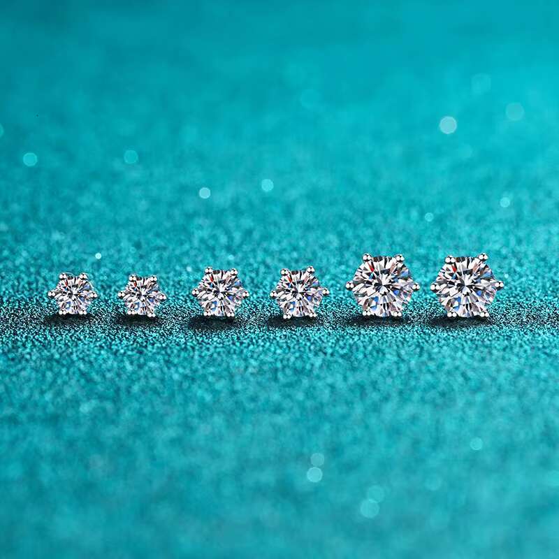 Wholesale 925 Sterling Silver Round Moissanite Classic Six Claw Womens Jewelry Stud Earrings for Ladies Christmas Gift