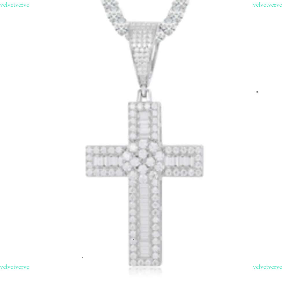 New Design Hip Hop Jewelry Sterg Sier VVS Baguette Moissanite Dia Cross Pendant for Mens Women