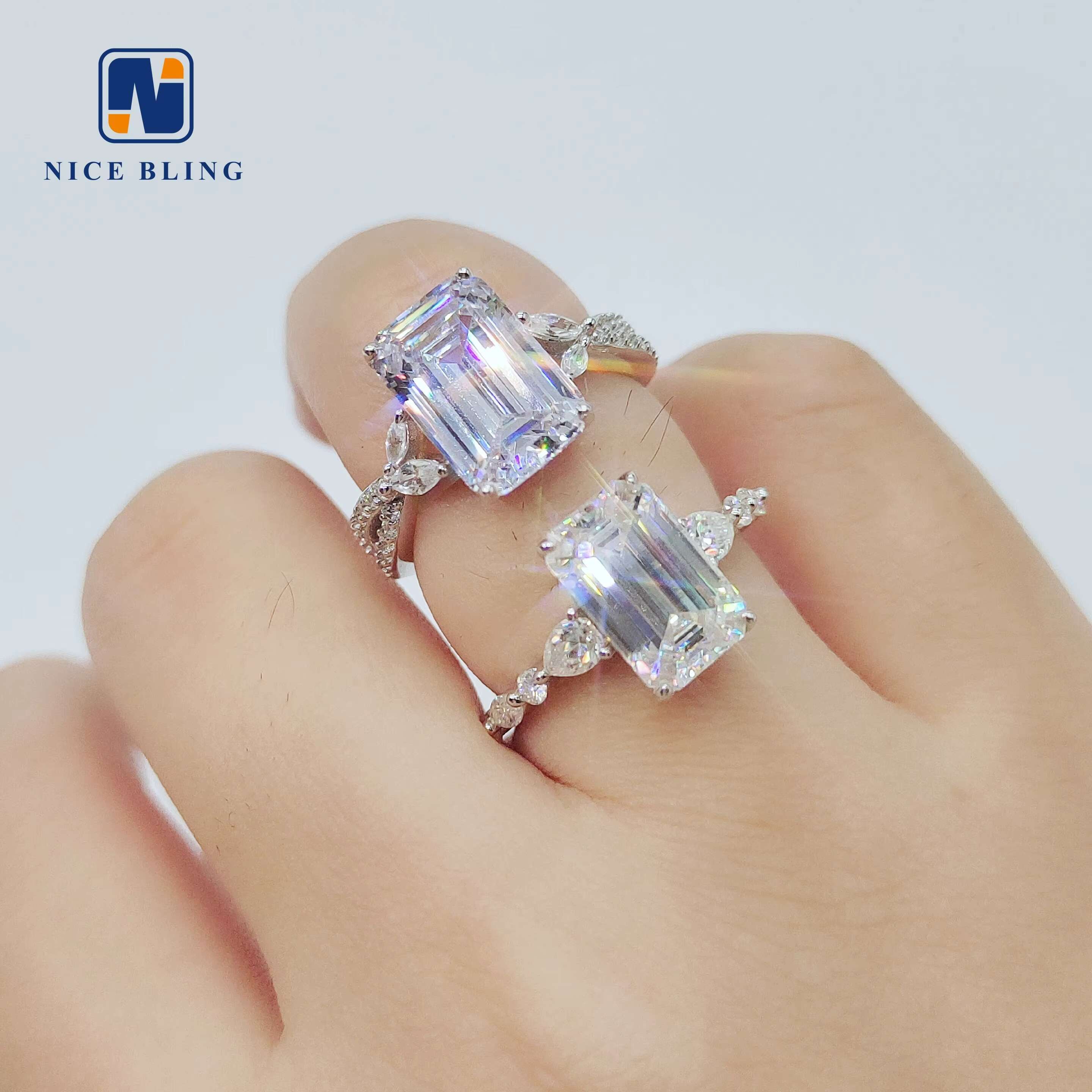 Wholesale Price Vvs Moissanite Diamond Engagement Rings Women Fashion Jewelry 925 Silver Emerald Cut Lab Diamond Wedding Rings