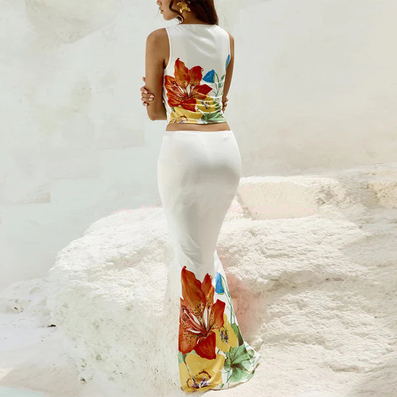 Womens 2025 Summer Small Tank Top Printed Bag Hip Skirt Two Piece Set Slimming Skirt Set