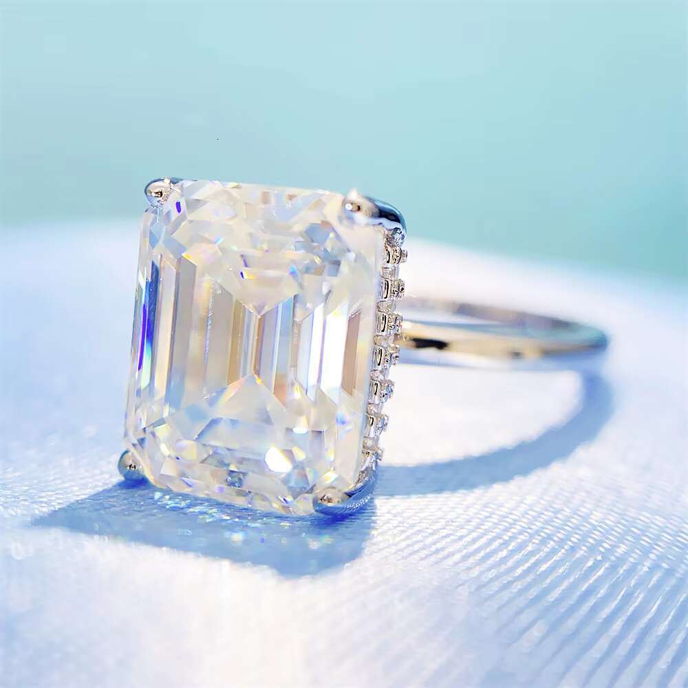 2024 New Emerald Cut VVS Moissanite Engagement Rings Dropshipping 925 Silver Wedding Ring for Women