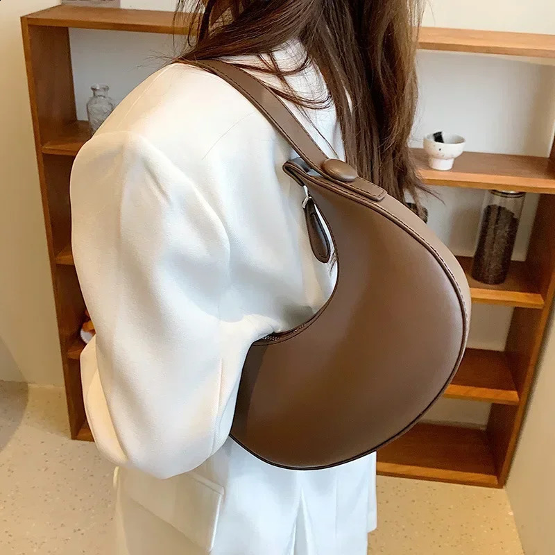 Fashion Armpit Bags for Women Cute Half Crescent Bag Leather PU Purses and Handbags er Shoulder Bag Small Hand Bag 250411