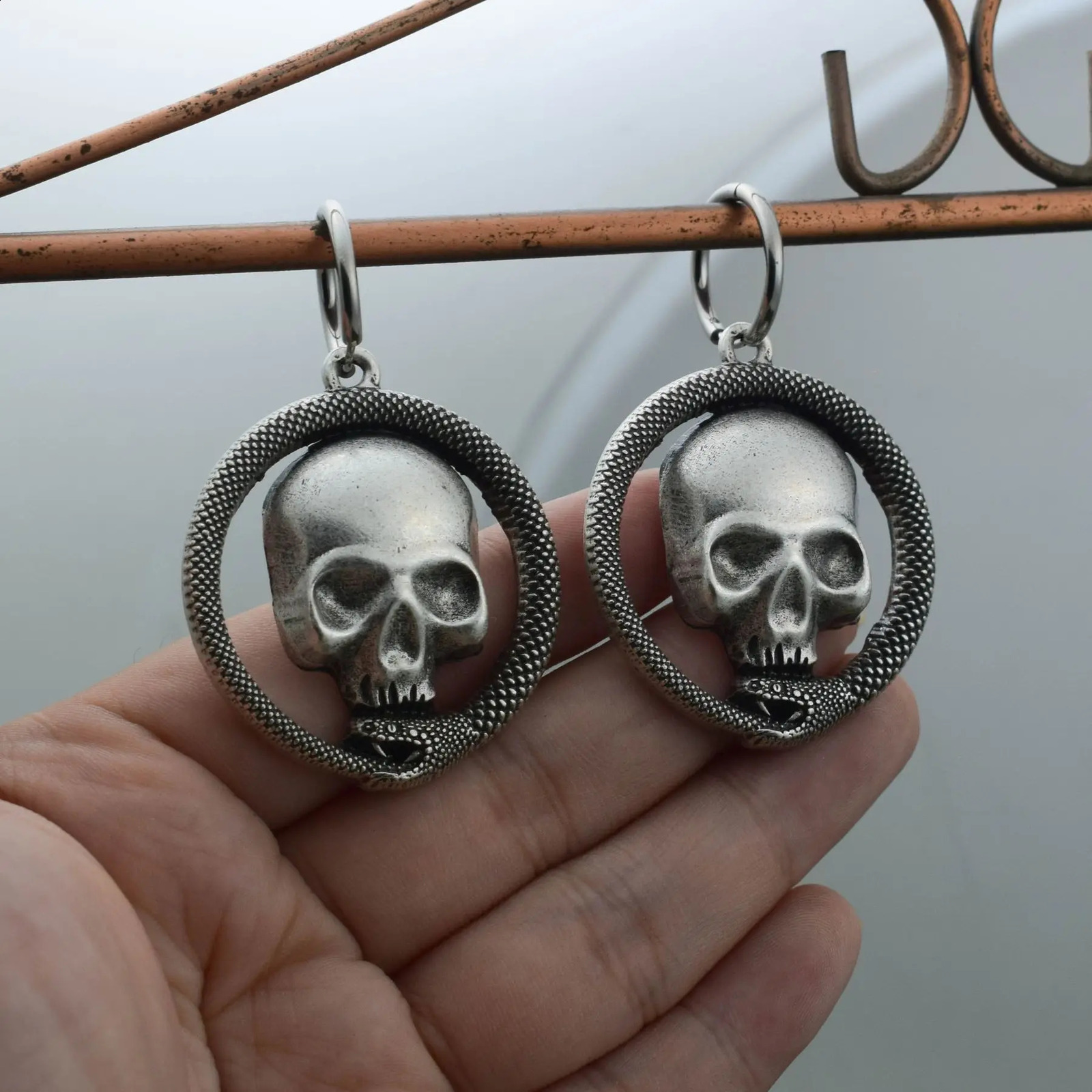 10pairs Enthusiasts of Infinite Snake and Skull Head Earrings Witch Jewelry Accessories Gothic Witch Pendant Mysterious n 250411