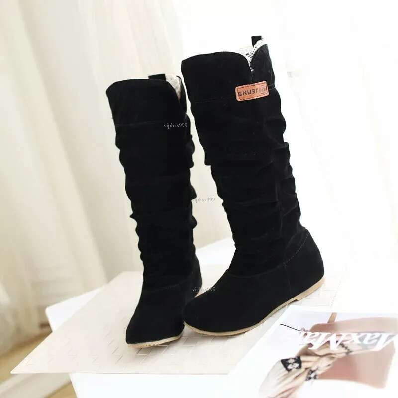 New free shipping designer shoes Large flat bottomed round toe mid tube lace suede women's boots, fashionable pleated Martin boots