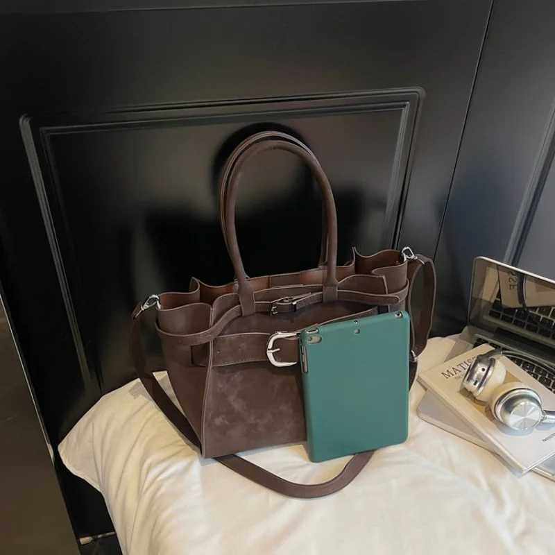 2025 New high-end Ladies Leather Hand Bag FaMOUs Designer Classic Paris TrendyW251112