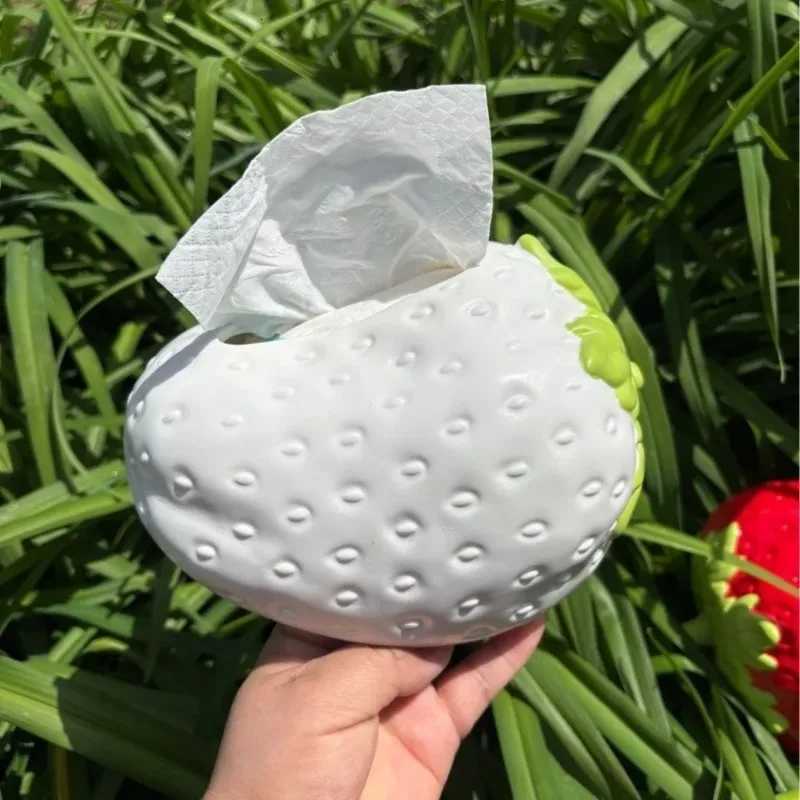 Creative Cute Strawberry Tissue Box Universal Napkins Box Plastics Paper Towel Case Bedside Table Large Capacity Y251112