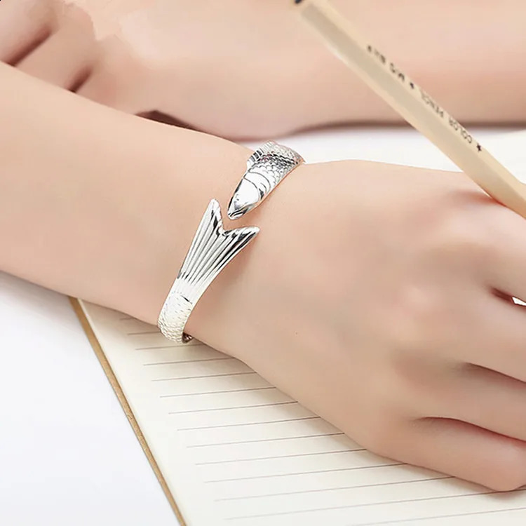 Creative Fashion Personality Lucky Wealth Transfer Dragon Bracelet 925 Pure Silver Jewelry Fish TYB110 250410