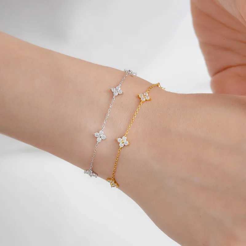 Luxury 925 Silver Plated Cubic Zirconia Four Leaf Clover Bracelet for Women Adjustable Chain Jewelry 18k Gold Plated Fashion Accessory Y251112