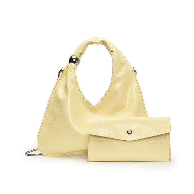 2025S Designer Women S Bag Large Capacity Underarm New Fashionable Chain Shoulder Crossbody Bag Commuting Handbag