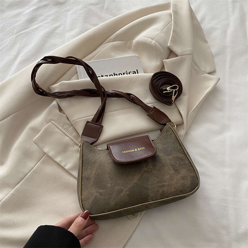 Women's 2025 new single shoulder diagonal cross small square internet famous Korean version contrasting color armpit bag trend