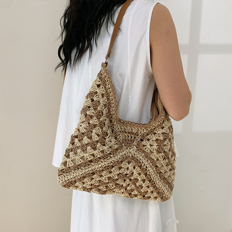 2025S Designer Women S Bag Straw Large For Women New Fashionable Woven Single Shoulder Tote Bag Vacation Simple Beach Bag