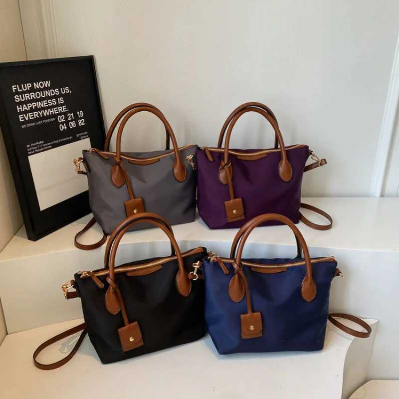 Famous Designer Leather Womens Crossbody Bag Luxury Brand Popular Classic Elegant Commuter Daily Vintage BagW251112