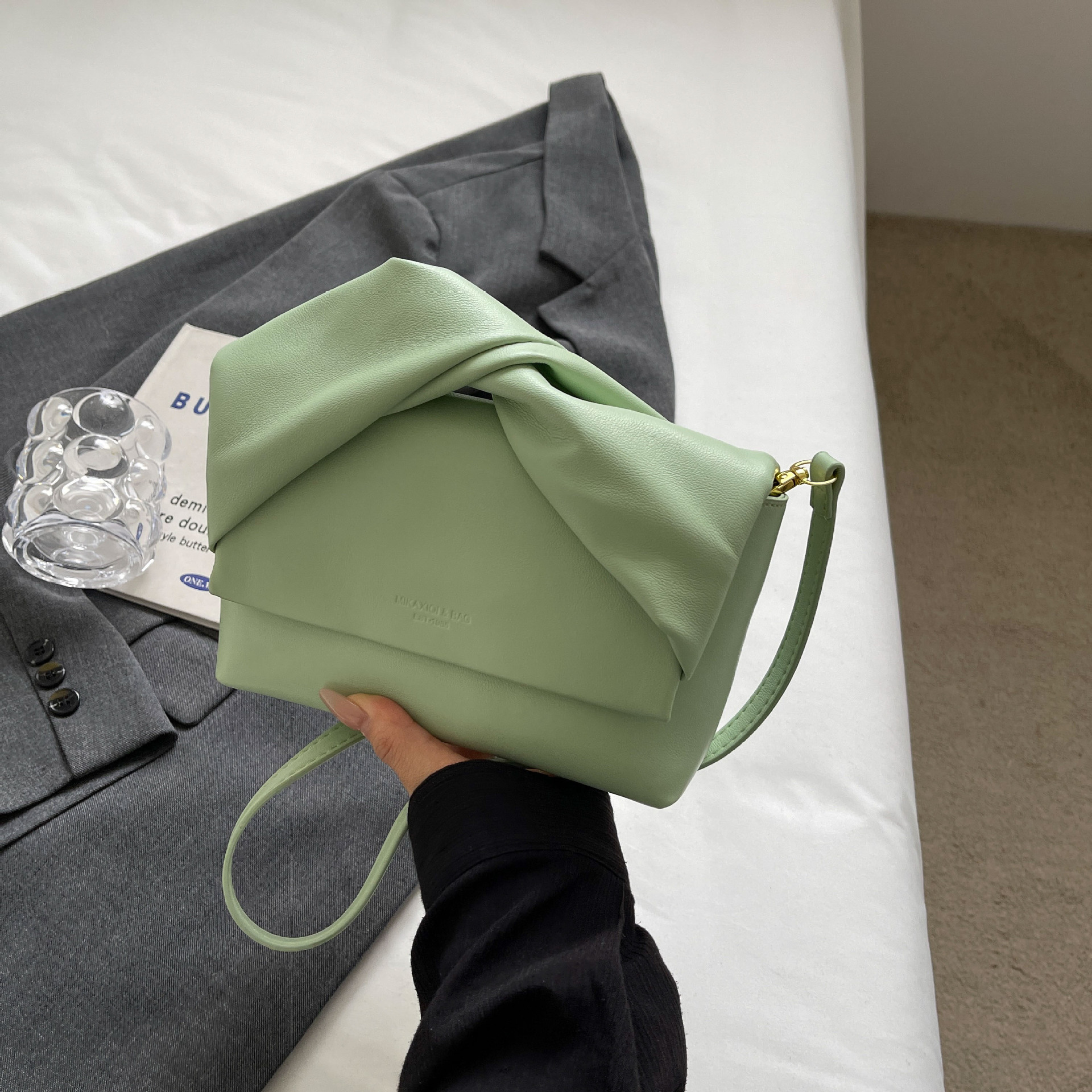 2025S Designer Women S Bag Fashionable Small Square Simple Atmospheric Texture Armpit Shoulder Bag Daily Pairing With Trendy And Niche Solid Color Cro