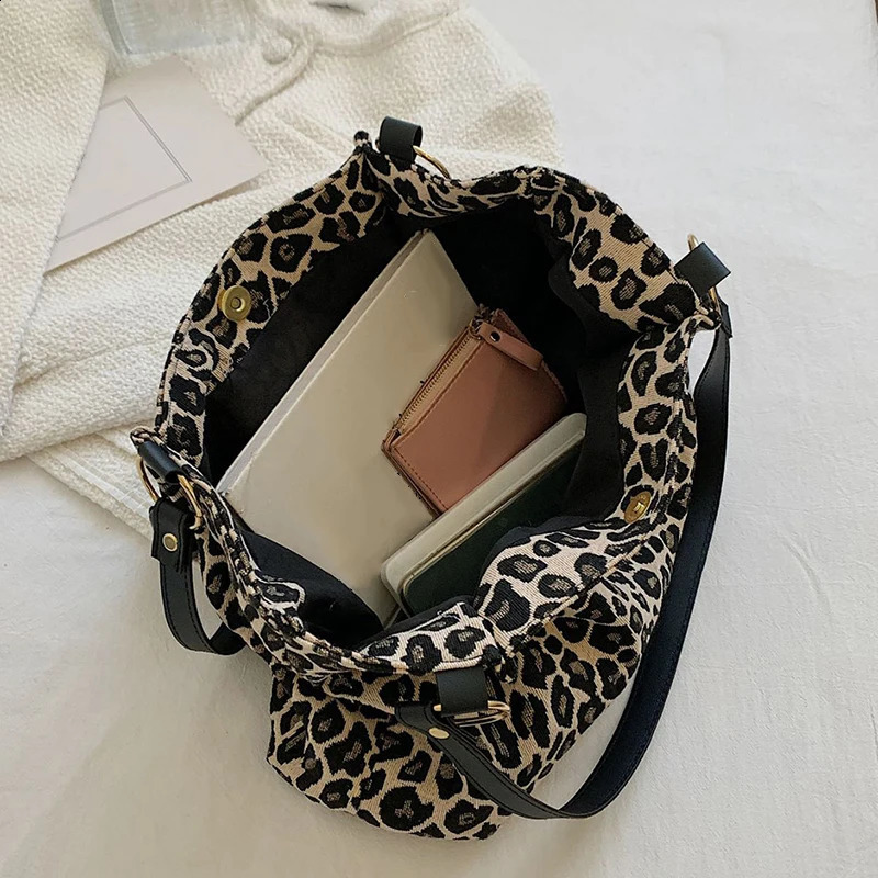 Fashion Handbag Shopping and Travel Canvas Bag Womens Large Capacity Leopard Shoulder 250401