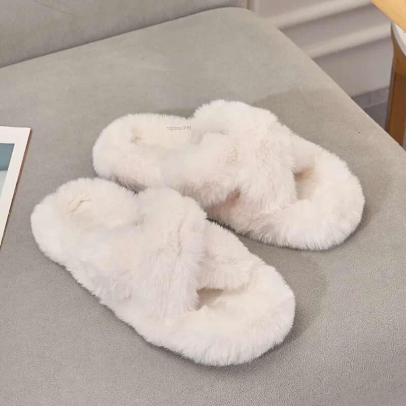 New Free Shipping Designer Shoes Black Thick Soled Slippers Women 2025 Winter Item High-end Warm Fur Plush Flat Cotton Shoes For Women
