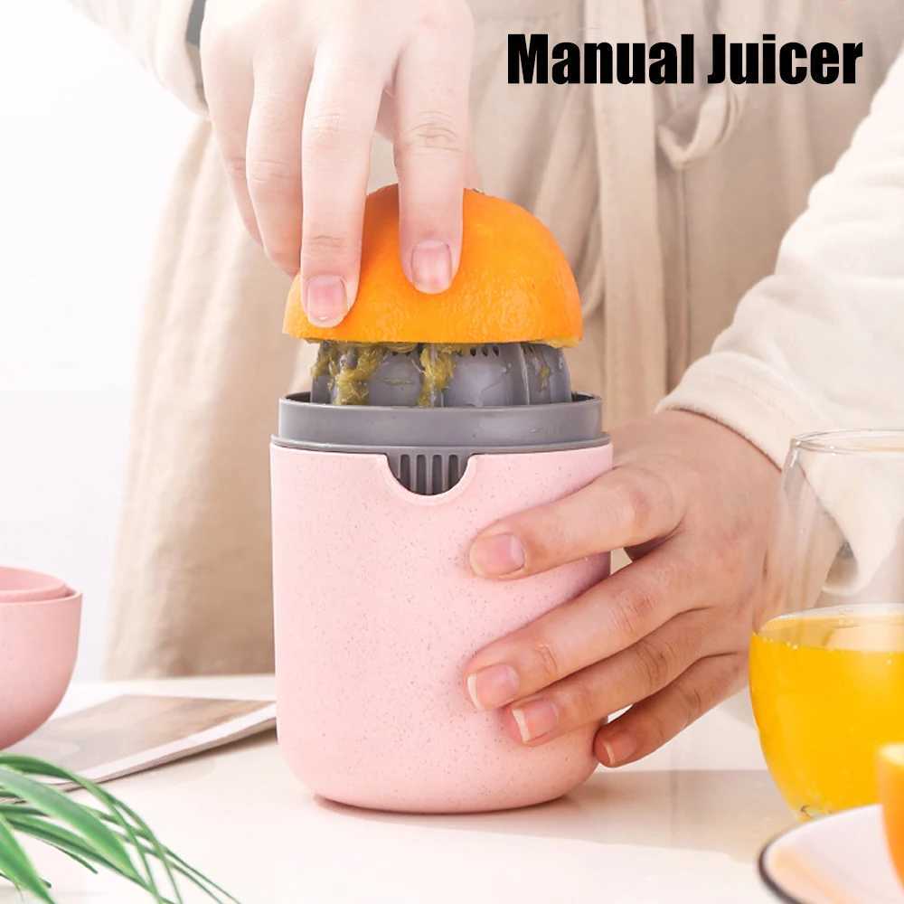 Mini Fruit Juicer Hand Rotation Press Juicer Fruit Squeezer Machine Tool Manual Portable Orange Citrus Lemon Juicer C251113