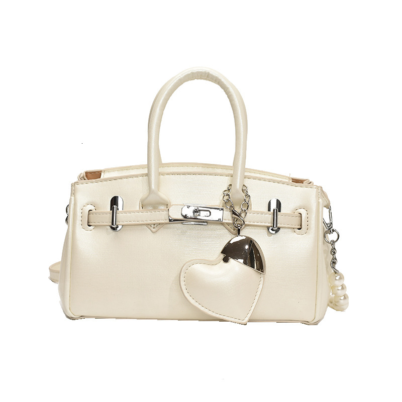 2025S Designer Women S Bag Large Capacity Shoulder Women S Pearl Chain Crossbody Bag Versatile For Work And Commuting Handbag