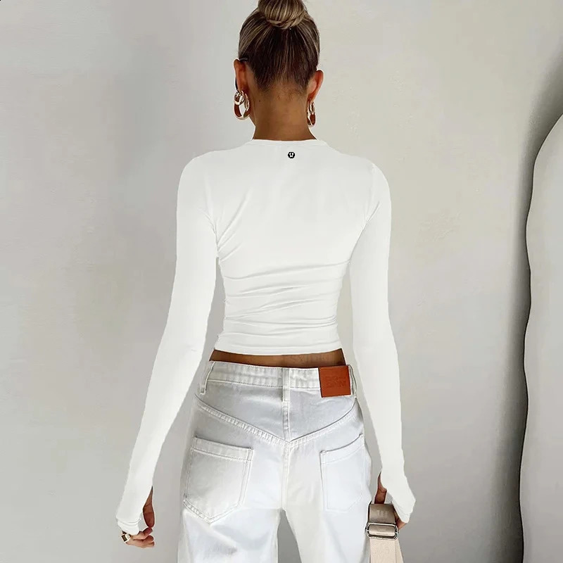 Womens casual short sleeved long round neck sportswear suitable for basic Tshirts 250407