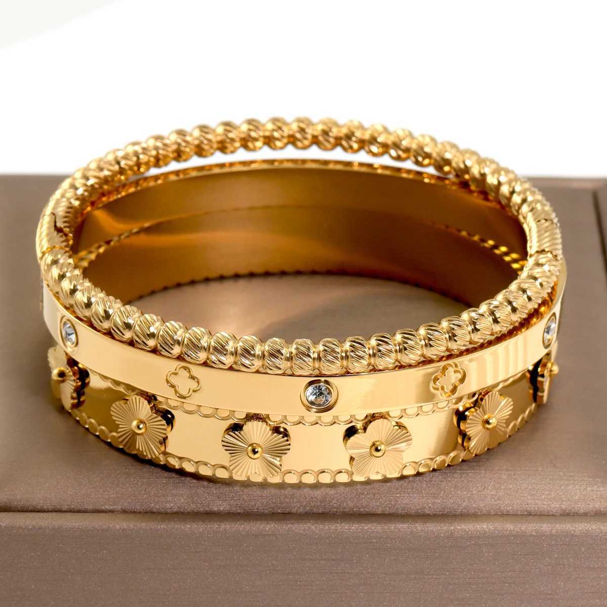 Fashionable 18K Gold Plated Stainless Steel Flower Bangle Bracelet For Women Party Wedding Jewelry GiftC250411