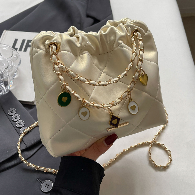 Designer Women S Texture Drawstring Crossbody Summer New Product Fashionable Dia Minimalist Handbag Chain Shiny Single Shoulder Bucket Bag Free Shippi