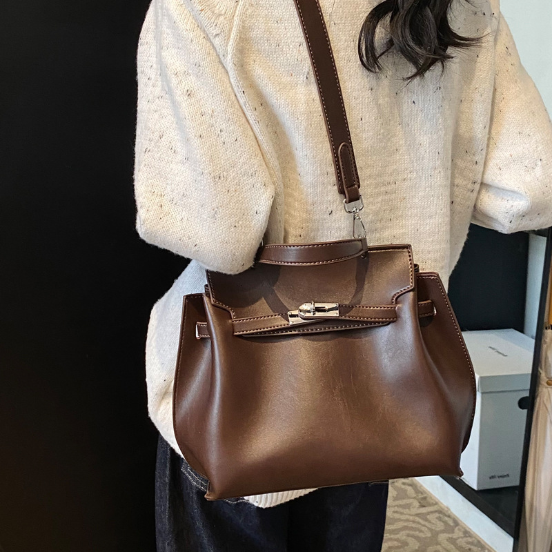 2025S Designer Women S Bag Fashion Kelly For Women In Spring New High End Handbag Trend Crossbody Commuting Tote Bag