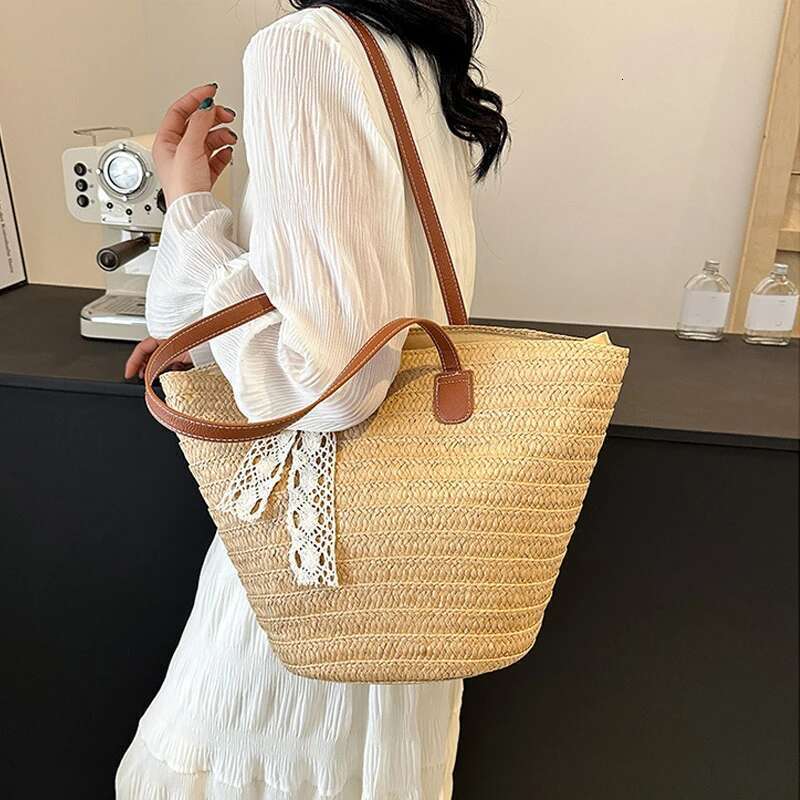 Handmade Beach Bag Women's Large Capacity New Vacation Beach Straw Woven Commuter Bucket Basket Tote Bag Kq1