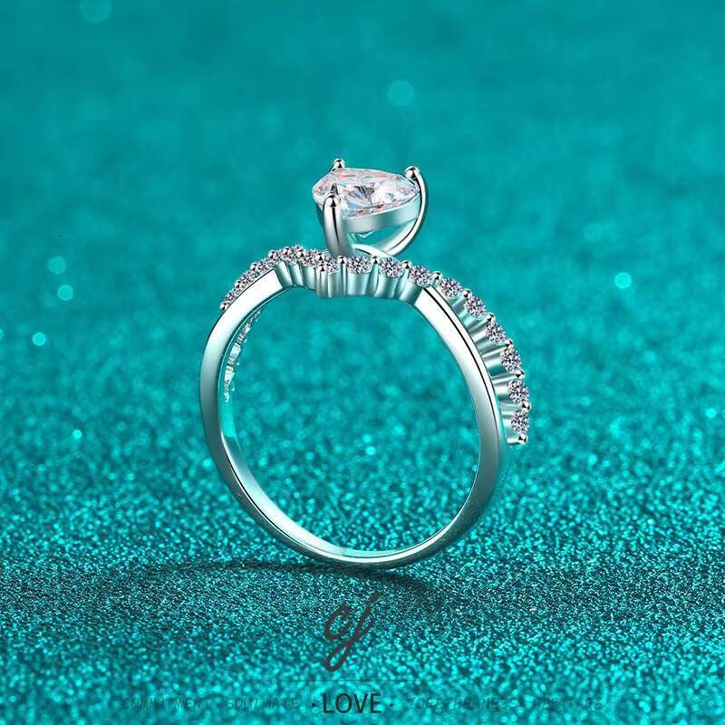 Carline Topsale Fine 925 Silver Jewelry 1ct Moissanite Engagement Ring Minimalist Love Ring Heart Ring Sterling Silver Women
