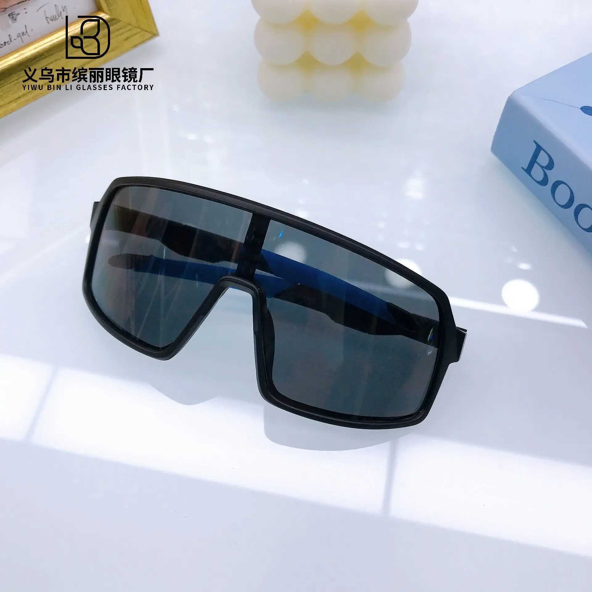 Childrens Sunglasses Trendy Girls Fashion Street Photos One Piece Large Frame Glasses Boys And Babies Sunglasses UVC250412
