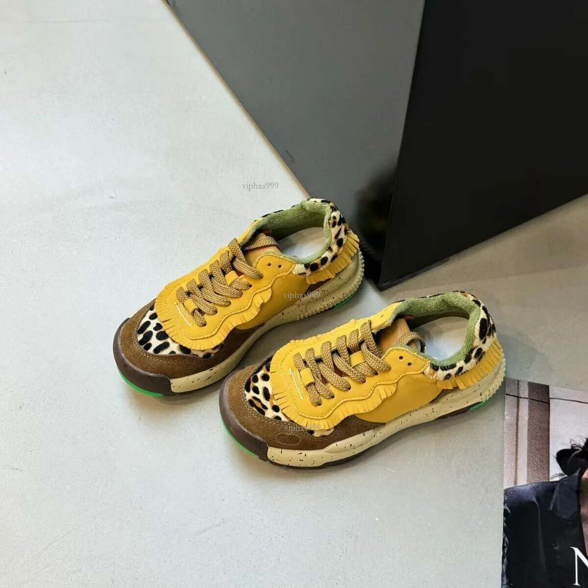 2025 New Designer Shoes Outdoor Board Shoes Mars Leopard Print Fringe Casual Sports Running Shoes Indigenous Tribal Style Sneakers