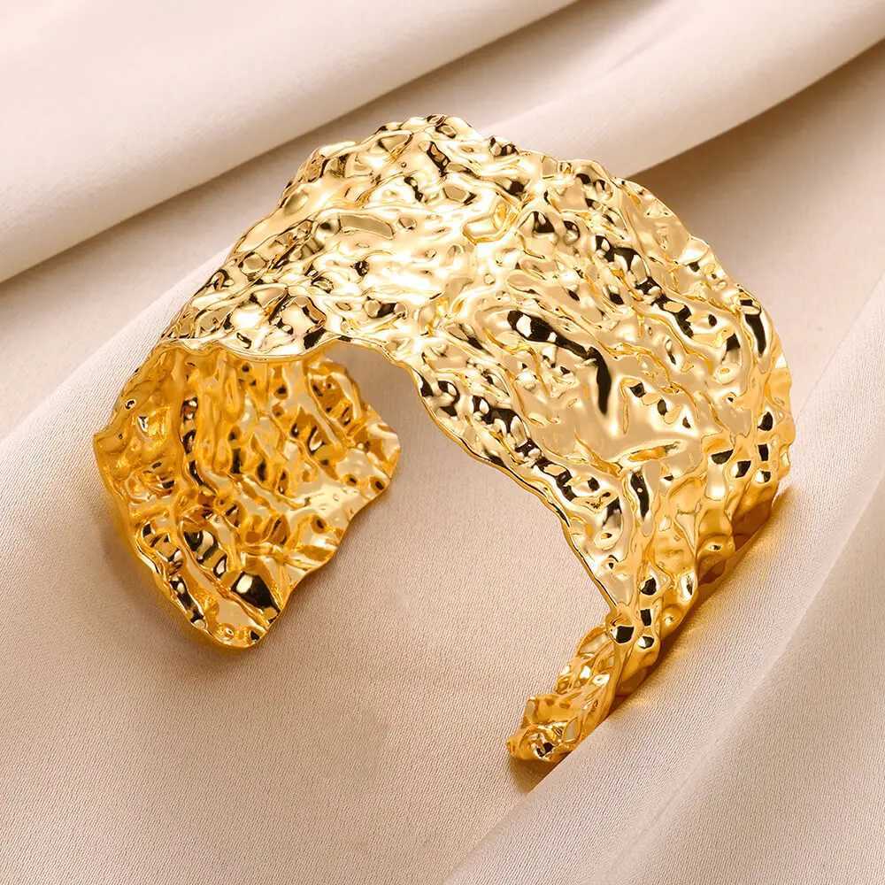 Vintage Irregular Bracelet For Women Stainless Steel Gold Color Open Cuff Bangles Exquisite Luxury Jewelry Gift pulseras bijouxC250411