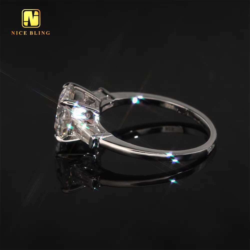 Trendy Jewelry Iced Out Diamond Wedding Rings Women 925 Silver 9mm Round Brilliant Cut Moissanite Engagement Ring for Women