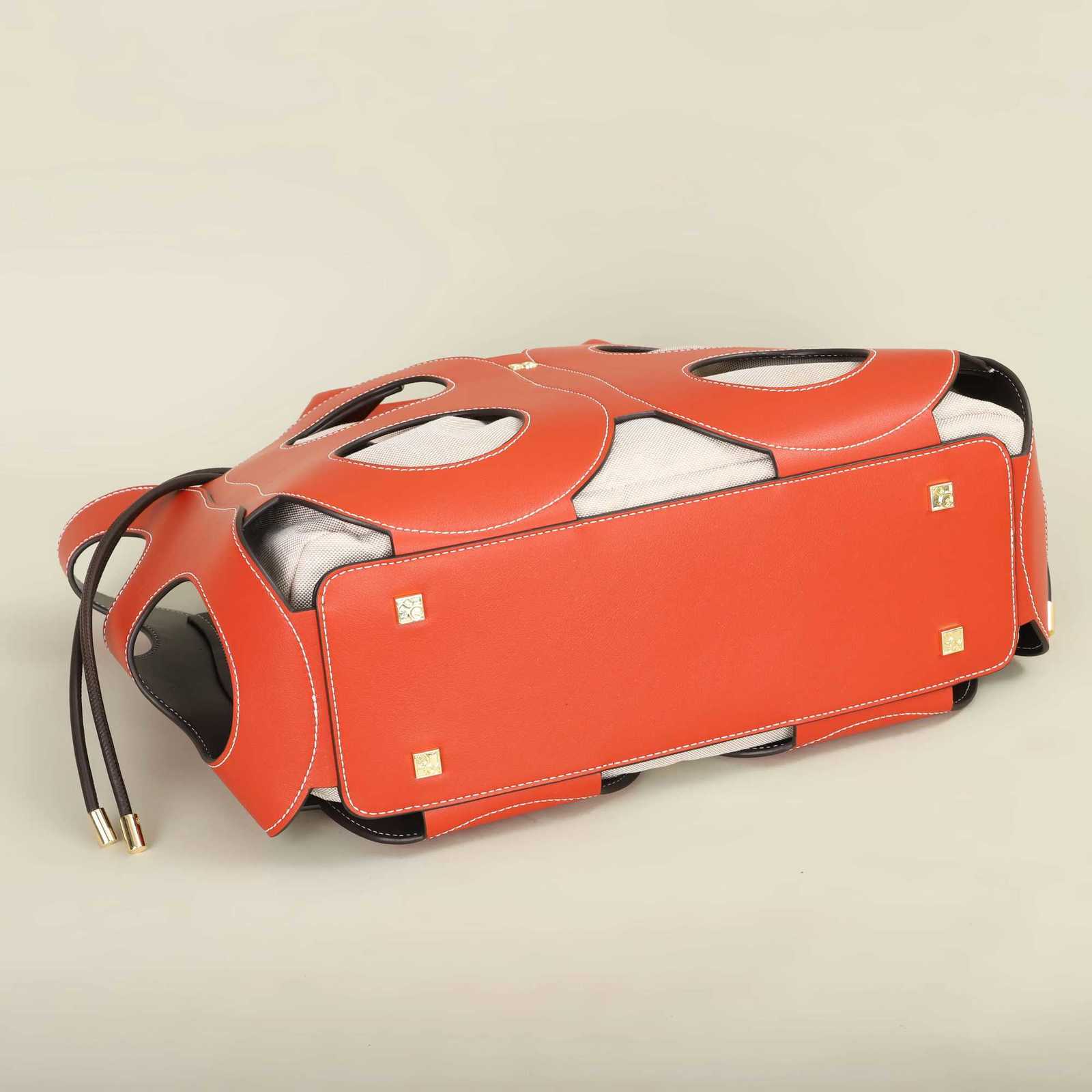 PG Womens Shoulder Bag Luxurious simple atmospheric hollow design fashion shoulder bag ulder Bag WomensW251112