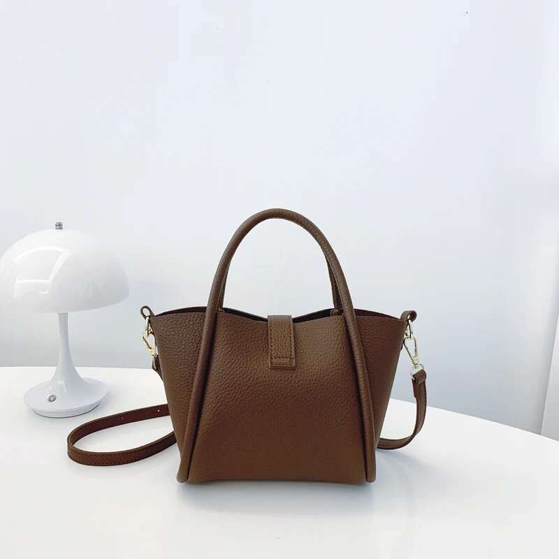 Brand New Large Capacity Shoulder High-End Women's Fashion Niche Leisure Handbag Ladies Crossbody Bag